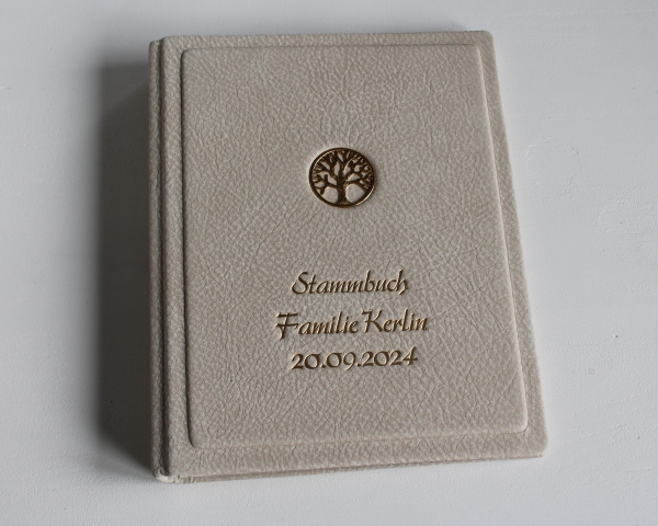 Stammbuch "Goldene Lebensbaum" aus hellbraunem Nubukleder, DIN A5